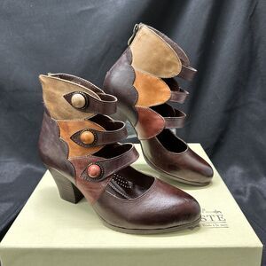 L’Artiste Spring Step Strap Booties Sz 37 Autumn Brown